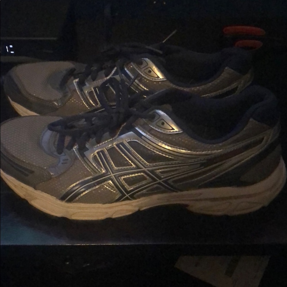 Running sneakers